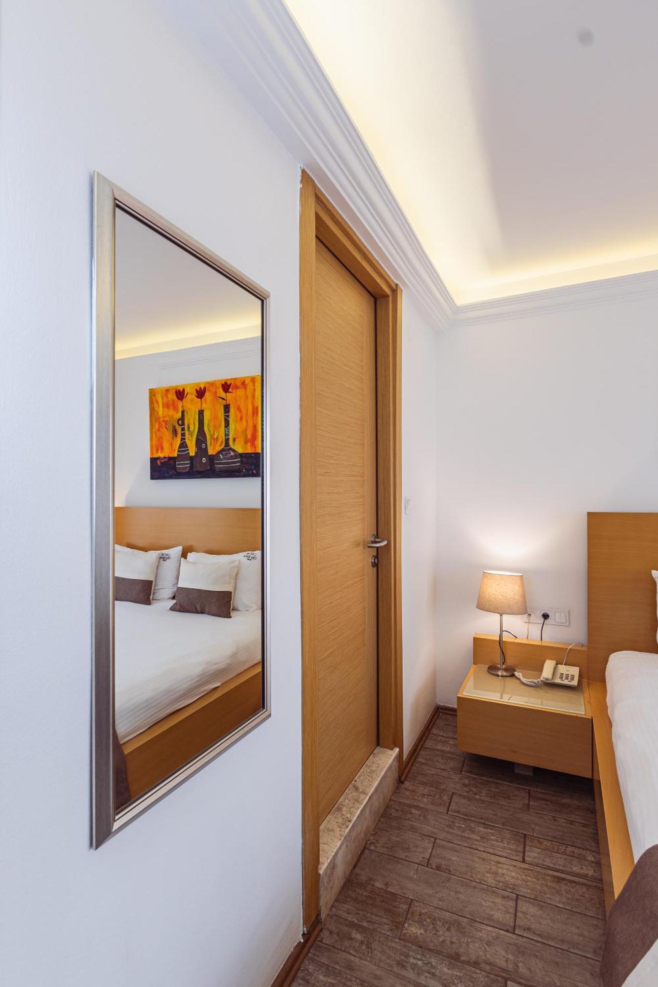 Mb City Hotel Измир Экстерьер фото