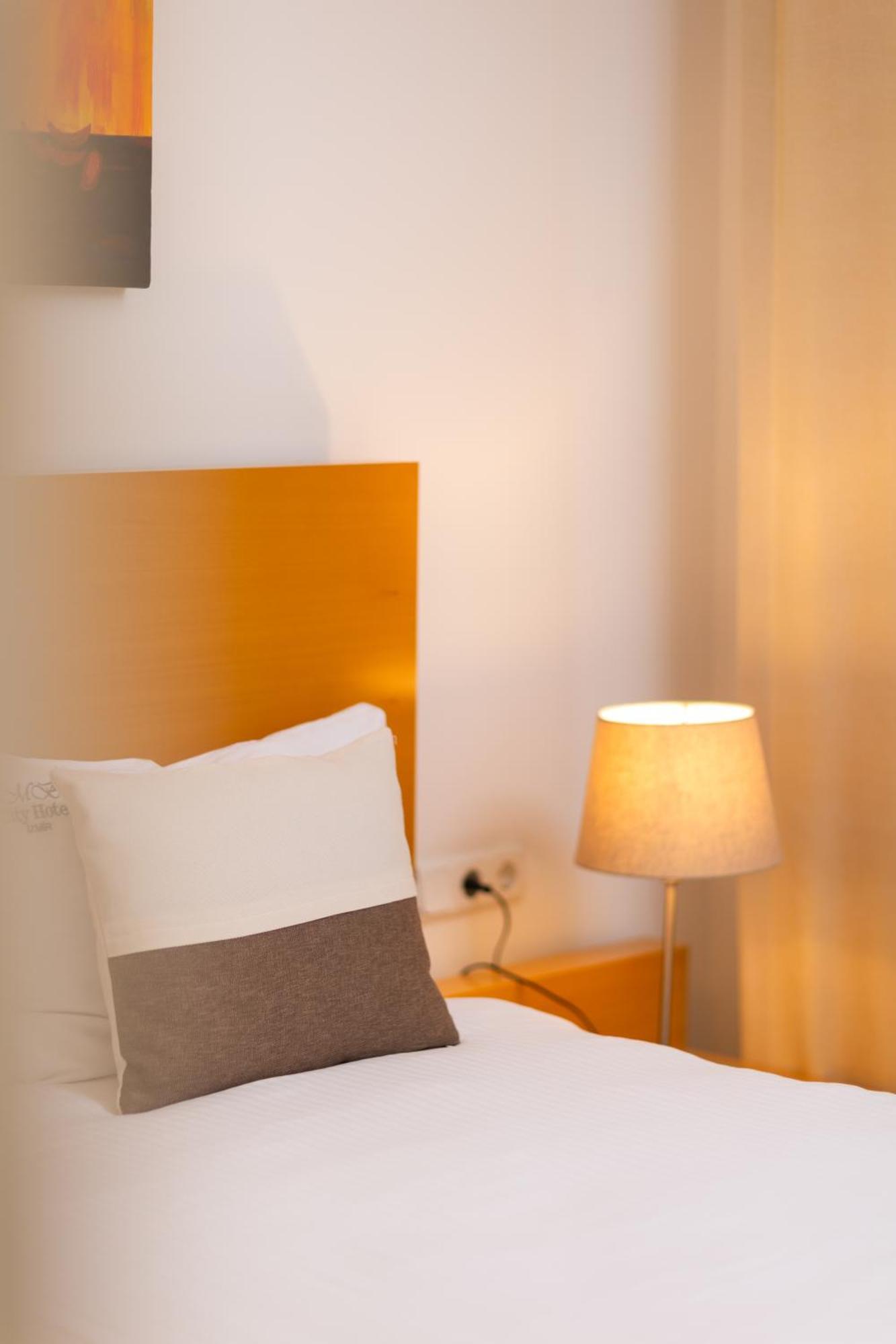 Mb City Hotel Измир Экстерьер фото
